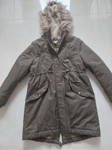ženske zimske jakne h m: H&M, M (EU 38), L (EU 40), Jednobojni, Sa postavom