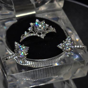 karat parfum: Dəstə daxildir: Sırğa, Üzük, Gümüş — 6