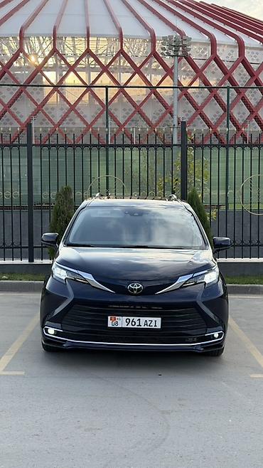 voxy noah: Toyota Sienna: 2023 г., 2.5 л, Вариатор, Гибрид, Минивэн — 2