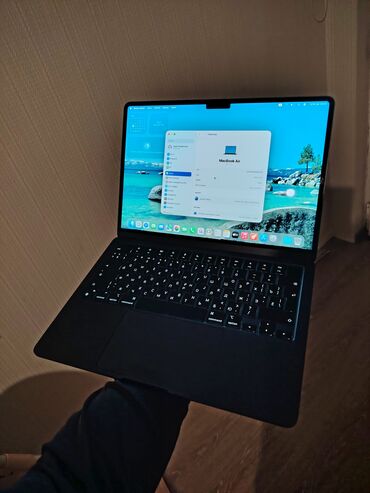 apple notebook qiymeti: Б/у Apple MacBook, 13.5 ", Apple M2, 256 ГБ, Самовывоз, Бесплатная доставка, Платная доставка