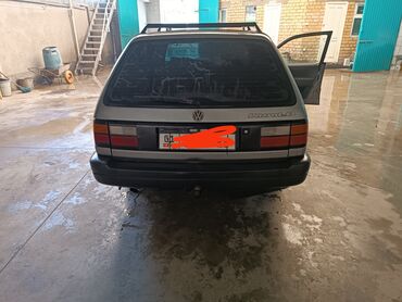 гур легаси: Volkswagen Passat: 1990 г., 1.8 л, Механика, Бензин, Универсал