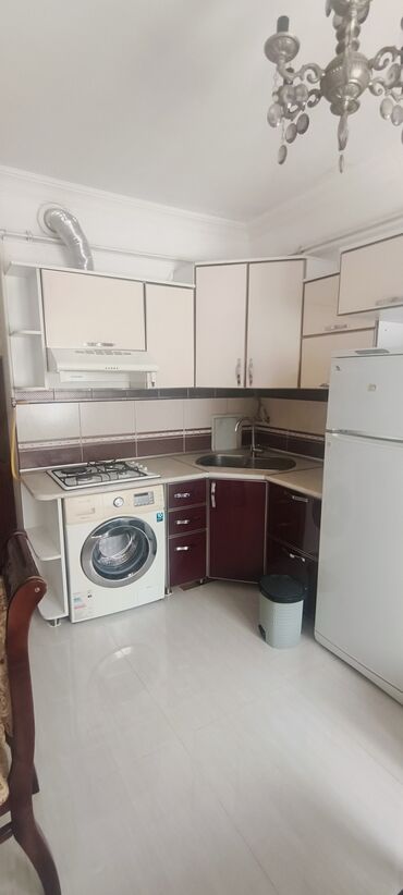 Uzunmüddətli kirayə mənzillər: XİRDALAN QƏNCLƏR SƏHƏRCİYİ. Ev dekabr 30 verilecek kiraya. bir otaq — 3