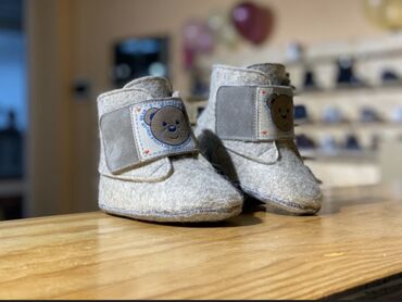одежды для малышей: Зимний обувь для малышей в отличном состоянии зимой ножки теплые 20-21