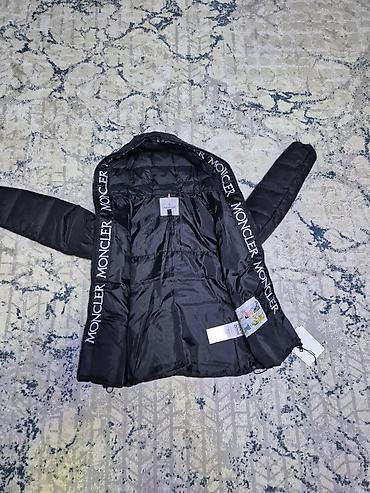 Утепленные жилеты: Пуховая жилетка Moncler, темно‑синяя/черная - Утеплитель: натуральный — 10