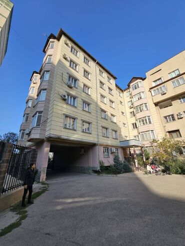 продаю связи с переездом: 3 комнаты, 99 м², Индивидуалка, 3 этаж, Косметический ремонт