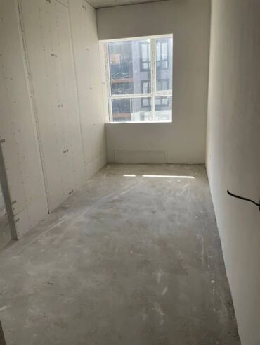 срочно продаётся 1 комнатная квартира в районе ошского рынка по улице кенсуйская: 1 бөлмө, 51 кв. м, Элитка, 5 кабат, ПСО (өзү оңдоп түзөтүп бүтүү үчүн)