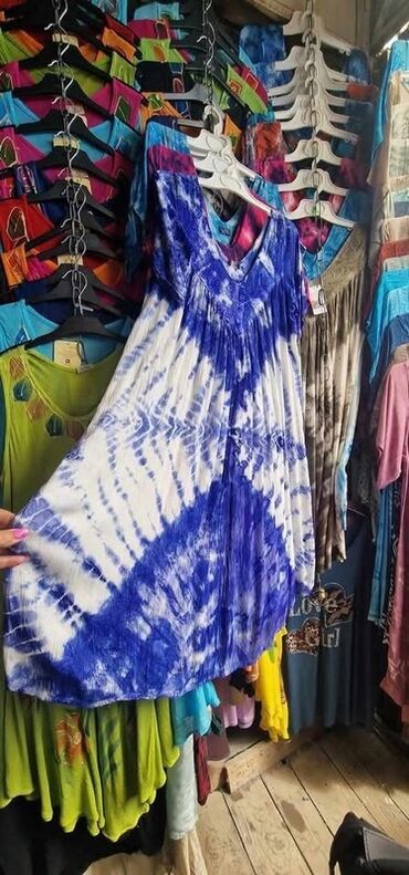 iznajmljivanje haljina laura – слике: 7XL (EU 54), 4XL (EU 48), 5XL (EU 50), bоја - Šareno, Kratkih rukava