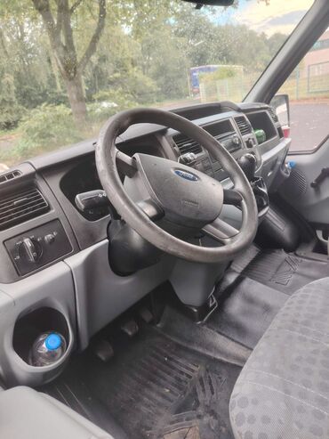 Ford: Ford Transit: 2.2 l | 2006 il 195000 km Van body type — 7