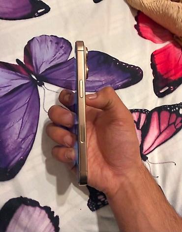 iphone 14 satışı: IPhone 16 Pro, 128 GB, Qızılı, Face ID — 3