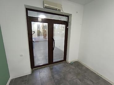 микра: Сдаю Офис целиком: 63 м², В жилом комплексе, С ремонтом, С отдельным входом — 10