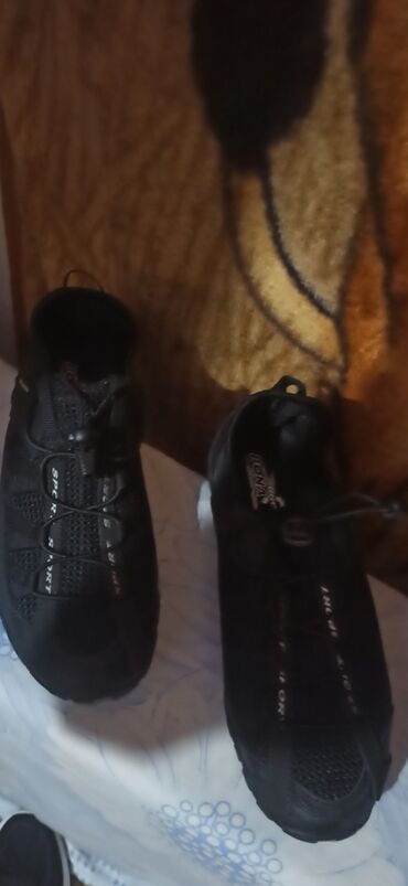 кроссовки 28 размер: Кроссовки и спортивная обувь