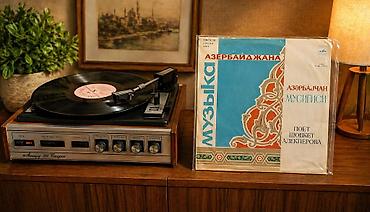 retro gramofon: Akkord 201 ve radiotexnika birlikde yigilmisdir tam işləkdir iyneside — 1