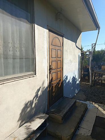 ağdaşda ev: Aileye verilir ev Kommunal kirayəciyə aid olacaq Yasil derede 1 otaqlı — 7