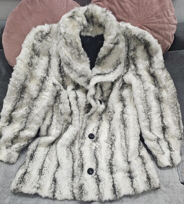 Krzneni kaputi: L, Sa postavom, Veštačko krzno, bоја - Šareno — 1