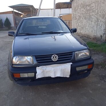 машина vento: Volkswagen Vento: 1993 г., 1.8 л, Механика, Бензин, Седан