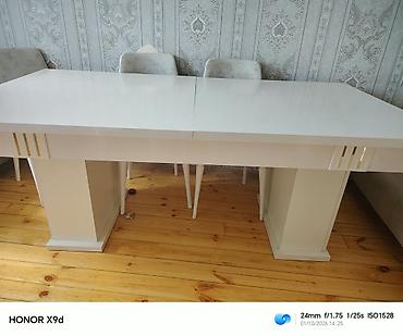 iwlenmiw stullar: Ağ rəngli geniş yemək/zal masası - Dizayn: Parlaq ağ üst səth, iki — 2