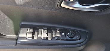 Kia: Kia Rio X-Line, gümüşü rəng, şəhər-krossover üslubunda hatchback — 8