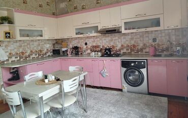 Mətbəx mebeli: AYNUR 2 💃 Mətbəxt mebeli Təcili satılir Üsdündə qaz peci