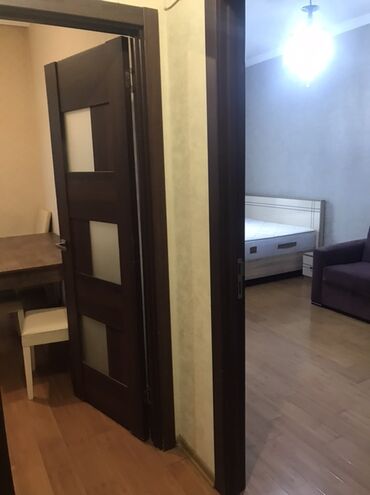 аренда квартир в новостройках: 1 otaqlı mənzil – tam mebellidir - Geniş yataq otağı: ikinəfərlik