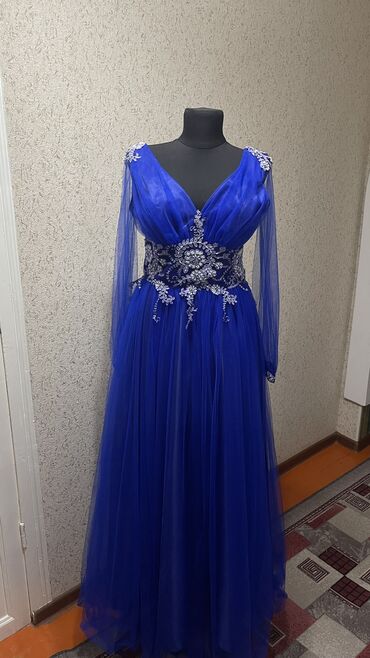 платье с орнаментом: Вечернее платье, Длинная модель, С рукавами