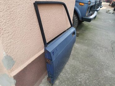 Auto delovi: Vrata zadnja leva Lada 2107 Riva,2105 u plavoj boji ZL2 . Vrata su — 4