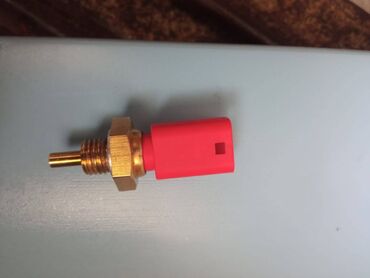 авто запчасти ауди: Reno avtomobilləri 1.5 motor su datciki üstünə goyulub çıxarılıb