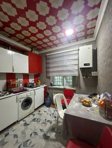 Куплю квартиру: Nermanov metrosuna yaxin 2 otaqli Adelni heyet evi kiraye verilir ici
