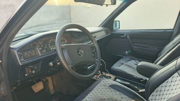 Mercedes-Benz: Mercedes-Benz 190: 2 l | 1989 il Sedan — 8