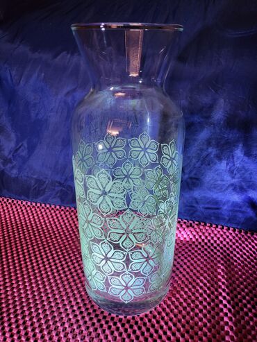 Ostalo posuđe: Vaza nova,vintaz staklena. Vaza je bez ostecenja,sve na vazi odsjaj — 1