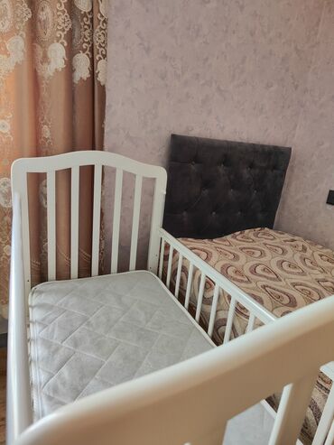 Oğlan və qız üçün, Yeni, Dördbucaq, Beşik, Dəstsiz, Matras ilə, Yellənmə mexanizm ilə