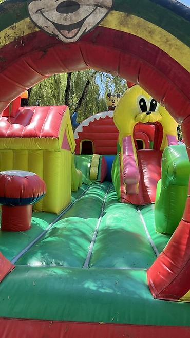 Оюн комплекстери: Надувной детский игровой комплекс с горкой и препятствиями - — 2