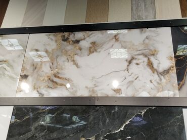 balkon ucun metlax: Böyük ölçülü keramika mərmər effektli plitə - Dizayn: Ağırlıqlı ağ