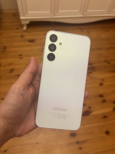 xiomi civi 1: Samsung Galaxy A25, 256 GB, rəng - Ağ, Zəmanət, Kredit, Qırıq