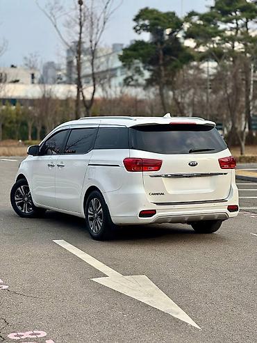 Kia: Kia Carnival: 2019 г. — 2