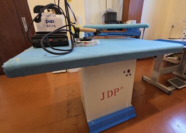 вешалки напольные для одежды оригинальные: 5 ədəd tikiş avadanlığı, manken daxil paket halında. Avadanlıqlardan