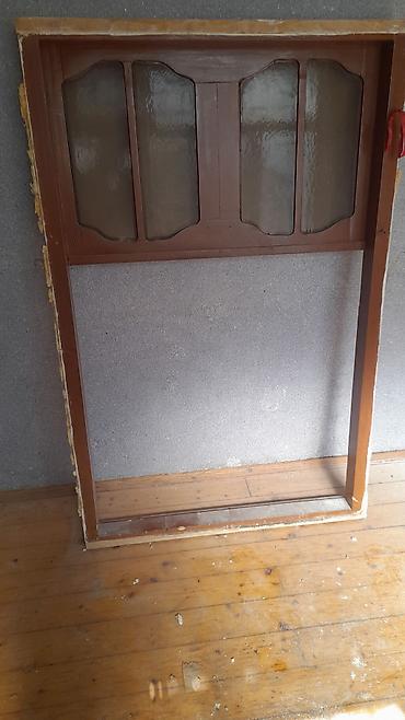 şuşə arakəsmə: Taxta şüşəli qapılar və arakəsmə pəncərə dəsti - Material: ağac — 4