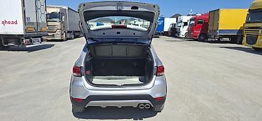 Kia: Kia Rio X-Line, gümüşü rəng, şəhər-krossover üslubunda hatchback — 6