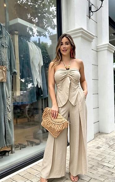 poslala: Ženski set – top bez bretela i široke pantalone
2999 din
S M L — 7