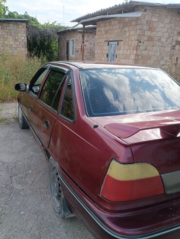 машина некся: Daewoo Nexia: 2004 г., 0.9 л, Механика, Бензин