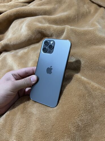 Apple iPhone: IPhone 12 Pro, Б/у, 128 ГБ, Черный, Зарядное устройство, Защитное стекло, Чехол, 78 %