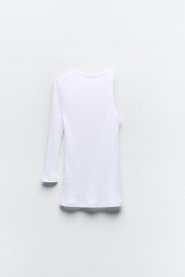Искусственные цветы: Zara asimetrik kollu tişört 
Az geyilib


#zara — 4