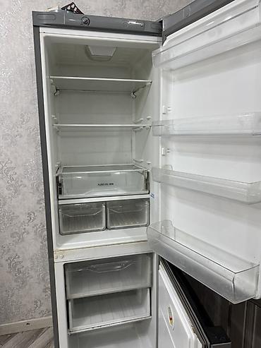 indesit: Холодильник Indesit, двухкамерный, серебристый цвет, нижняя — 3