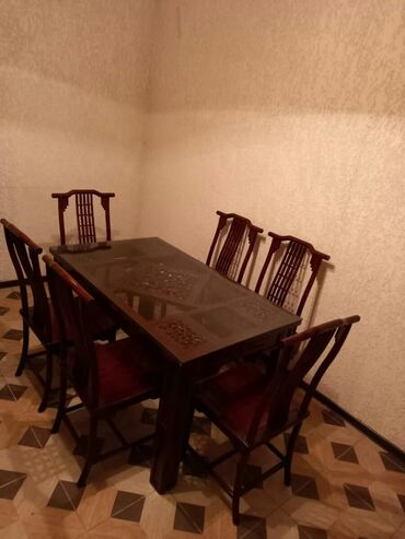 кухонный стол на 6 персон в Кыргызстан | НАБОРЫ ПОСУДЫ: Стол с 6 статьями.Красное дерево,стол стеклянный.Качество классное.Б/у