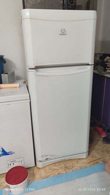 холодильники дордой: Холодильник Indesit, Б/у, Двухкамерный