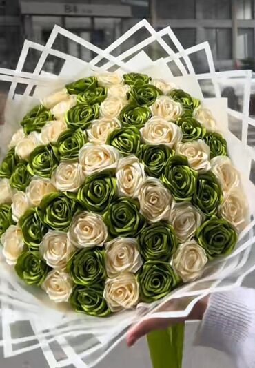 Süni güllər: Sifarisle hazirlanir — 15