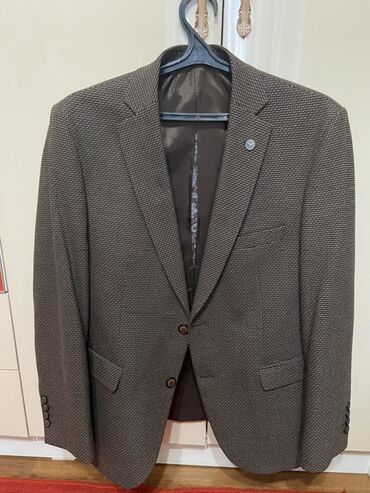 шелковая двойка: Мужской пиджак Agboss - Классический однобортный крой на две пуговицы