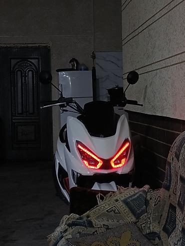 Скутеры: Скутер/мопед городского класса, белый, с агрессивной светодиодной — 10