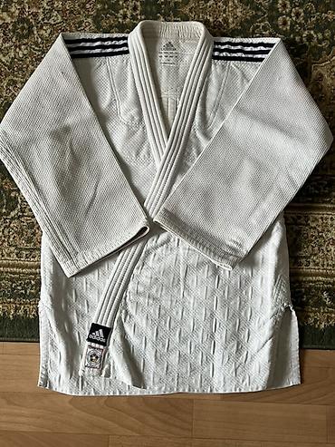 Кимоно для дзюдо adidas (верх и штаны) - Комплект: куртка и штаны. -