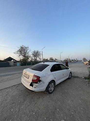 ravon r4: Skoda Rapid: 2017 г., 1.6 л, Механика, Бензин, Седан — 6