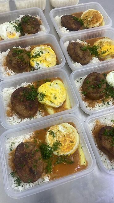 fast fud: Домашняя еда в порционных контейнерах и свежая пицца — 5
